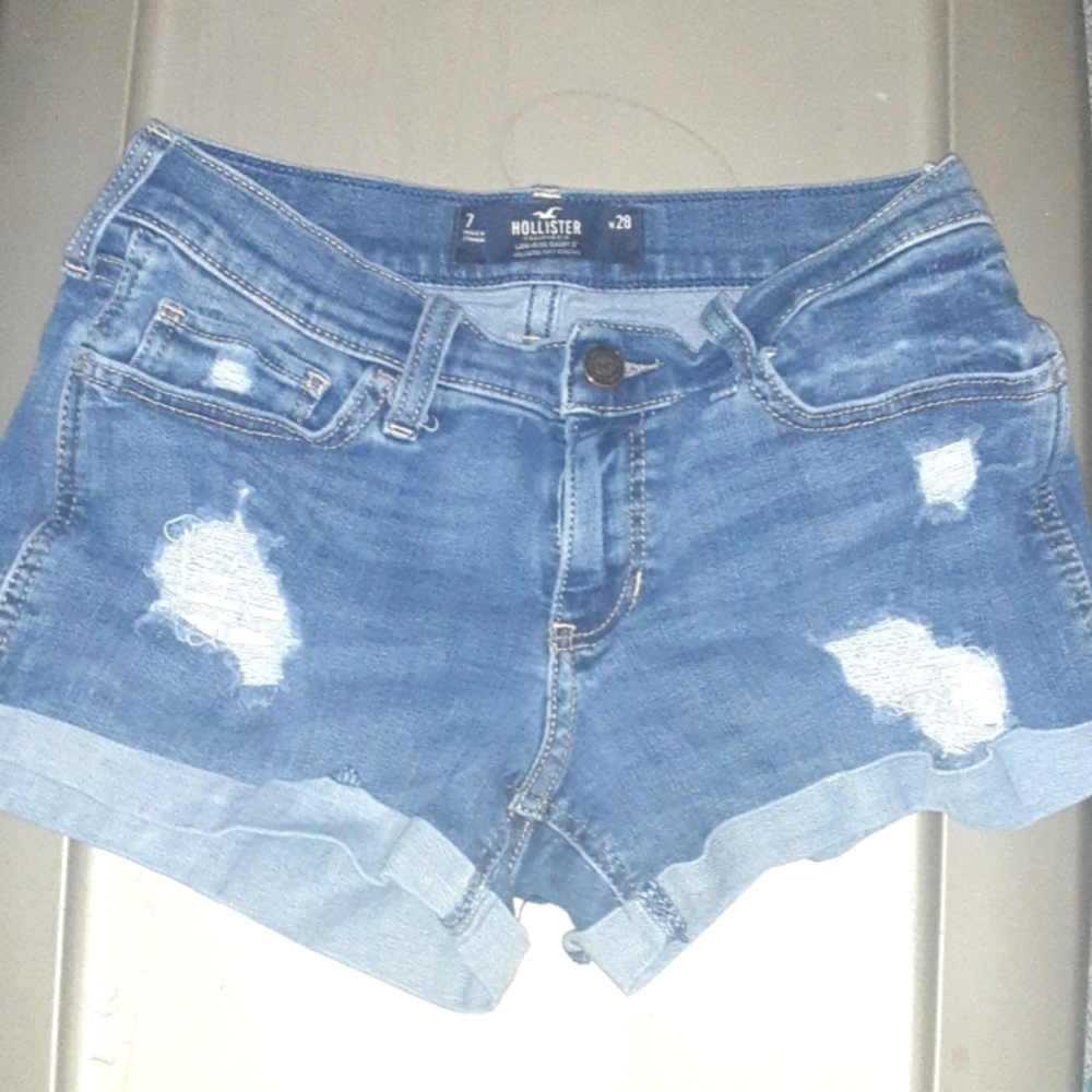 Hollister size 7 low rise shorts blue jean